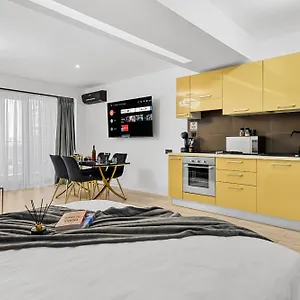 Central Studio With Balcony And Self Check-In Rh Living Bucureşti